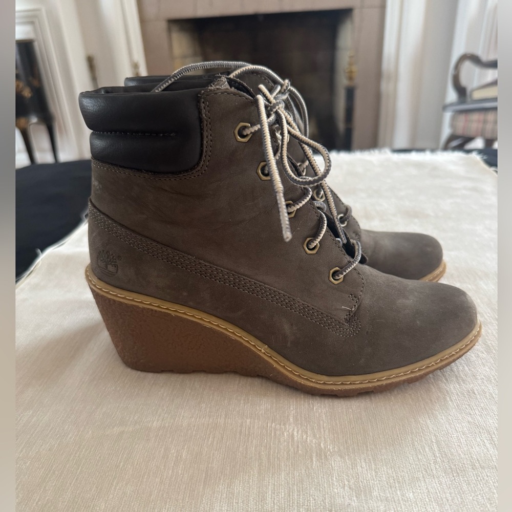 Timberland Gray Nubuck Wedge Boots. 
Size 7 Great relived condition
